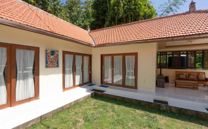 Calm Haven Villa with Amabela Garden Lovina Mitra RedDoorz