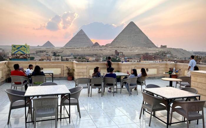 Moses Pyramids Inn