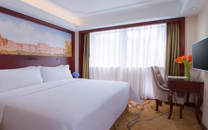 Vienna Hotel Shenzhen Hubei Metro Station