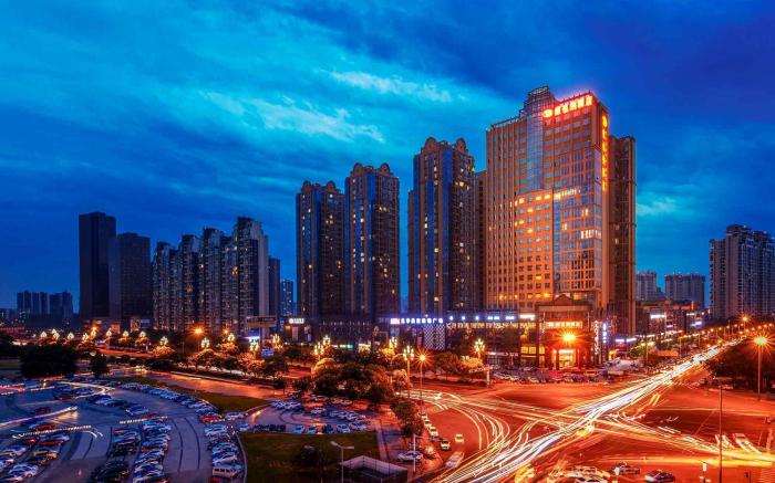 Vienna Hotel Chengdu Wenjiang Zhujiang Plaza Guanghua Park Metro Station