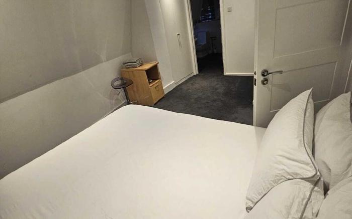 Queens Place - 1 Bedroom Apartment