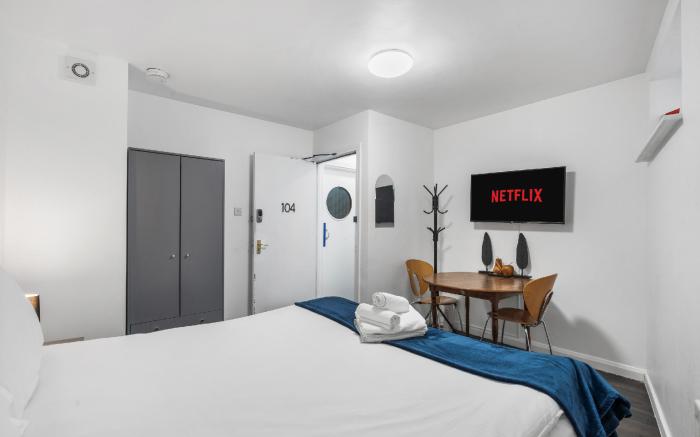 Queens Place - Rooms