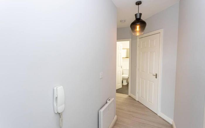Lovely one-bedroom serviced apartment in Eccles