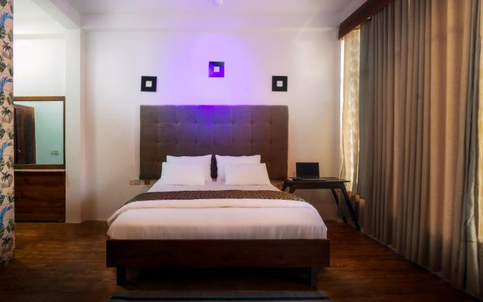 Queen’s Bay Hotel 