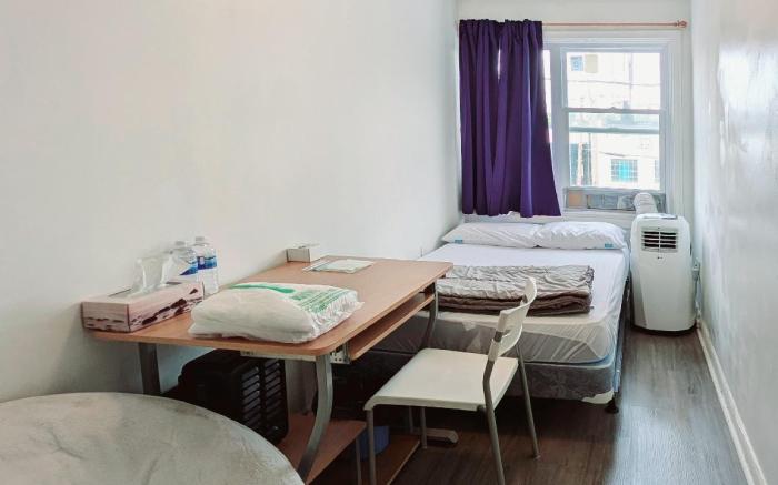 Double private room with amenities and Netflix (3)