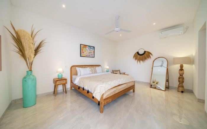 Kubung 2- Villa 2BDR in Canggu with PS5 & Netflix!