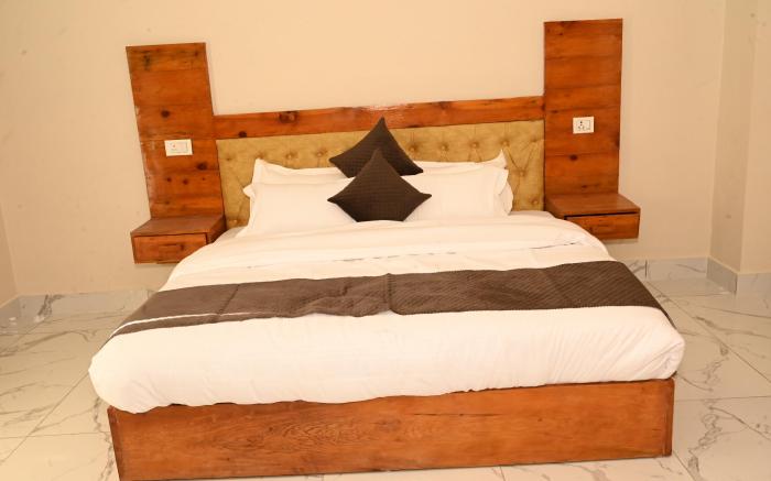 Himalayan Hill Top Resort 