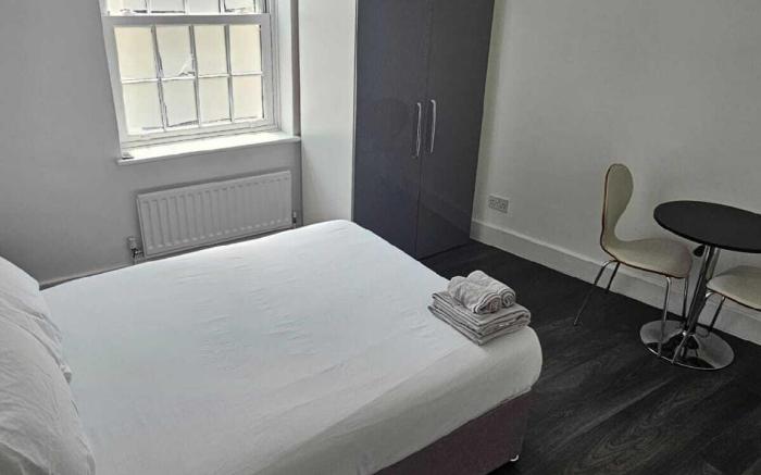 Queens Place - 3 Bedroom Apartment