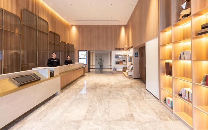 Changsha North Gaoqiao Station Atour Hotel
