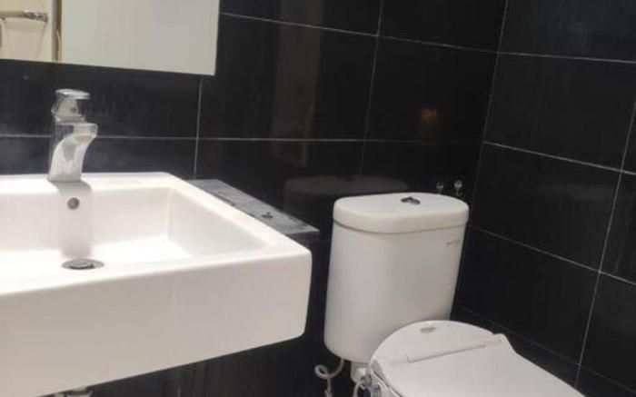 The Square Twin Suite Apartemen Service Netflix