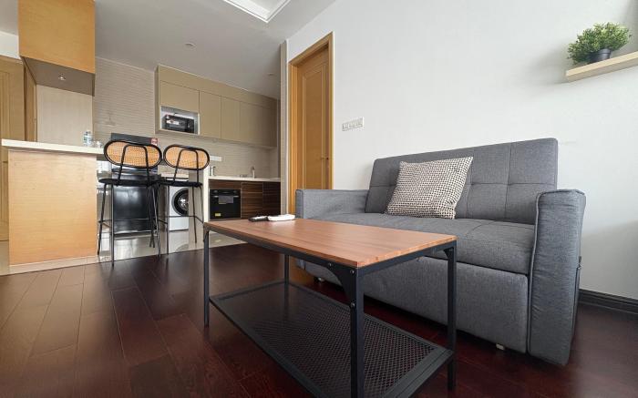 R&F Modern Deco Studio for 2pax couple near CIQ