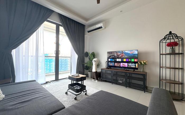 R&F 2R1B Modern Design City View Apartment