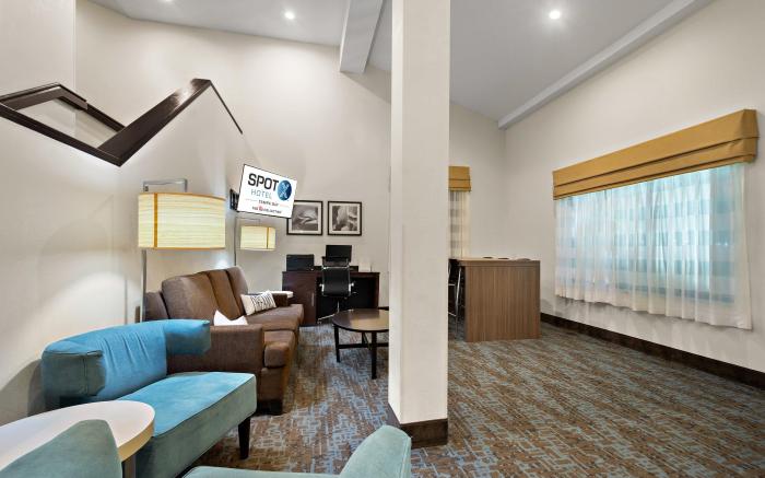 SPOT X Hotel Tampa - Wesley Chapel by The Red Collection 