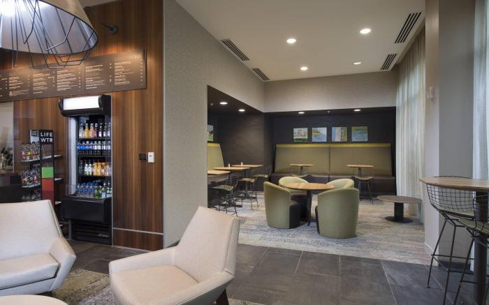Courtyard by Marriott Atlanta Alpharetta-Avalon Area