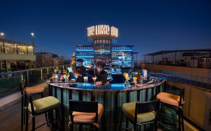 Le Premier Hotel & Rooftop Bar 