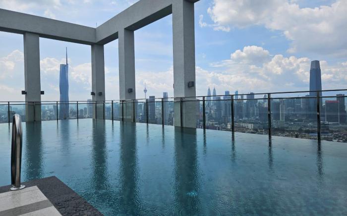 Homey 2R2B @ TRION 2 BY DION VENTURES