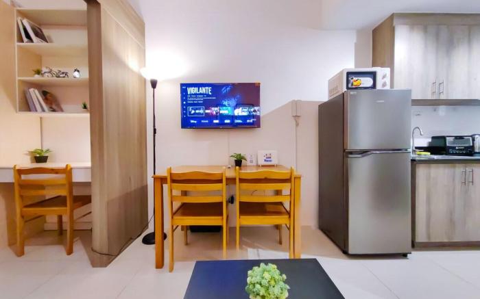 Condotel 1BR Unit w/ Balcony FAME Residences #FM02
