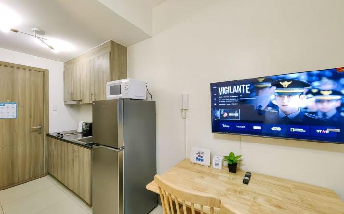 Condotel 1BR Unit w/ Balcony FAME Residences #FM15