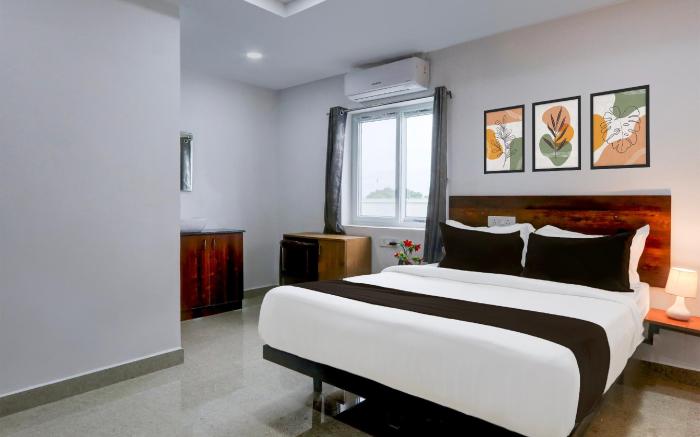 Collection O Sri Jahnavi Group besides Yashoda Hospital hitec city