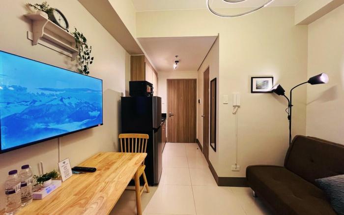 Condotel 1BR Unit w/ Balcony FAME Residences #FM25