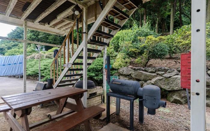 Jeju Albam Oreum House