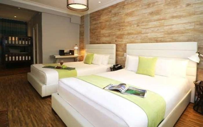 Chesterfield Hotel and Suites