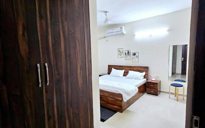 Urban Nest: Cozy 3bhk Apartment