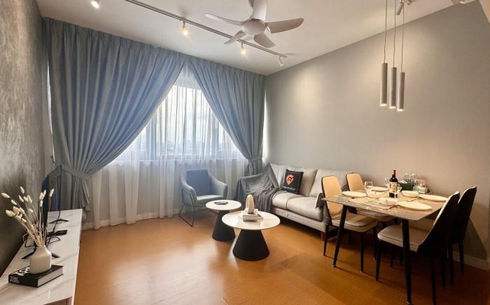 {NEW} 2pax Grayscale Getaway Suite@The Hub SS2, PJ
