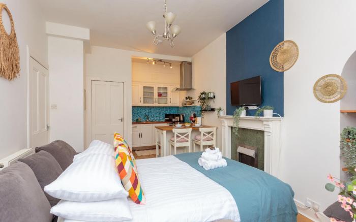 Warm 1bed Flat Leith Walk