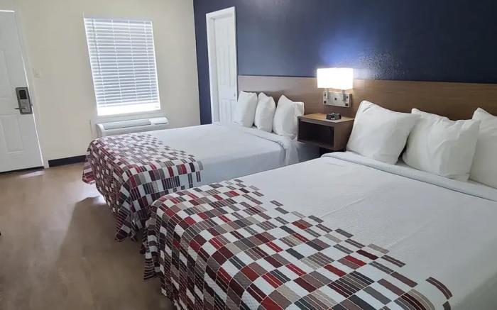 Red Roof Inn Byron