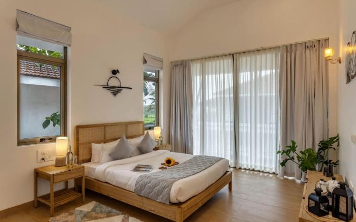 Casa Maxima - 4BR w Private Pool, 1km to the Beach