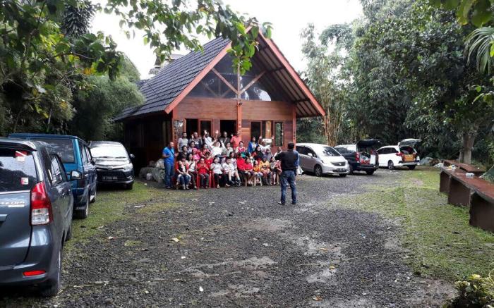 Rumah Kayu "Bunda" 2BR - 15 tamu - Lembah Nyiur