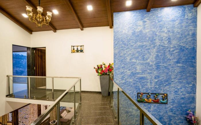 Beloshi's Cliffhanger Private pool 5bhk by Roamhome