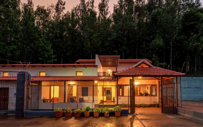 Hiraeth Villa amidst a coffee plantation by Roamhome