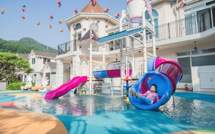 Gapyeong Allie Kids Pool Villa