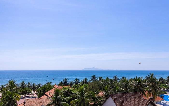 JBAY Beachfront Boutique Hotel 