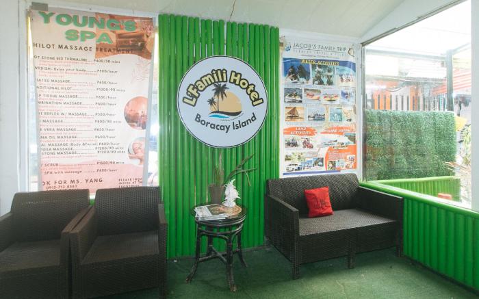 RedDoorz @ LFamili Hotel Boracay