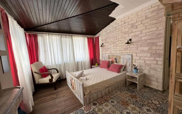 Kekik Alaçatı Otel Catina