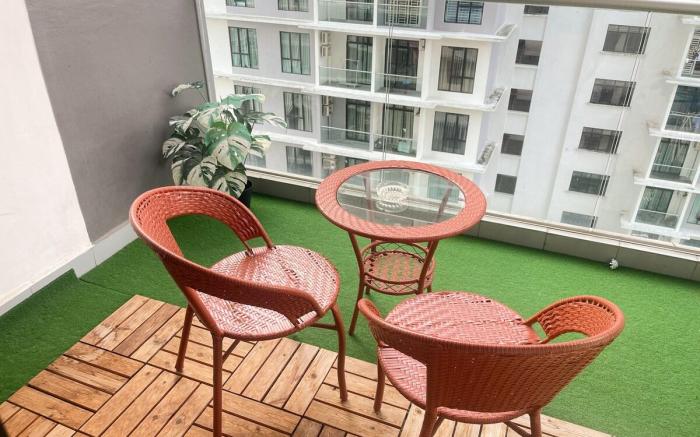 5 Min walk Paradigm Mall/Sutera