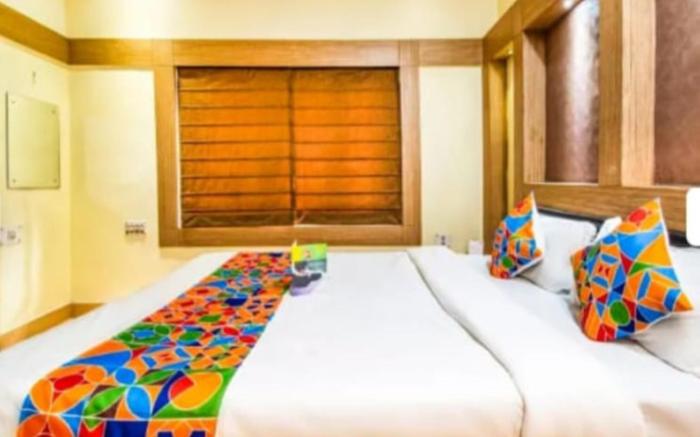 Goroomgo Moon Residency 2 Kolkata