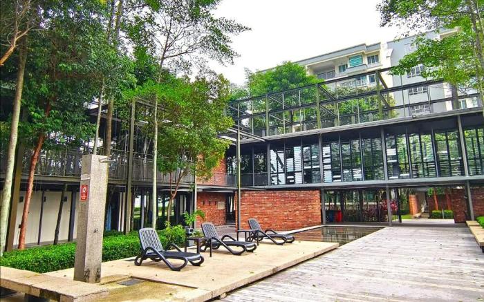 Premium Family 2R2B Aeon WangsaMaju 7Pax RGE