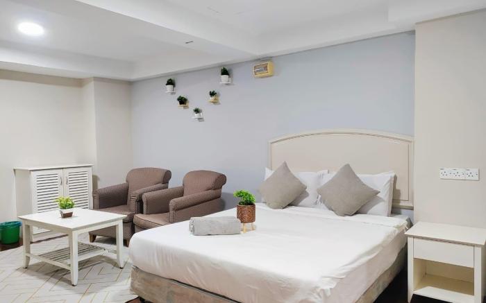 The Little Star Studio Hotel- Star Regency