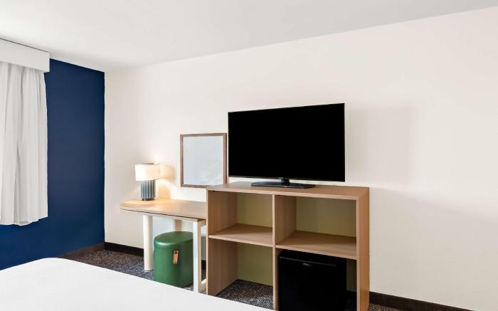 Spark by Hilton Springfield Southwest