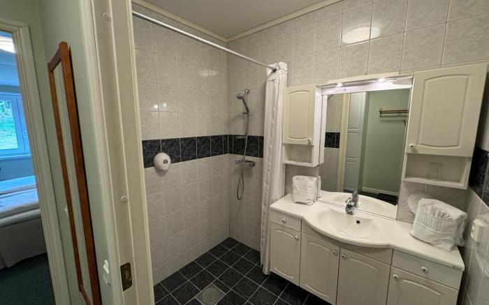 Doppelzimmer mit Bad und Küche