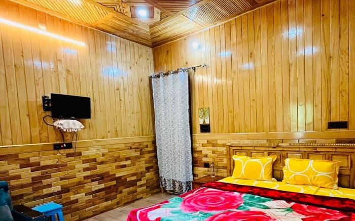 Anandam Wood Home  Stay