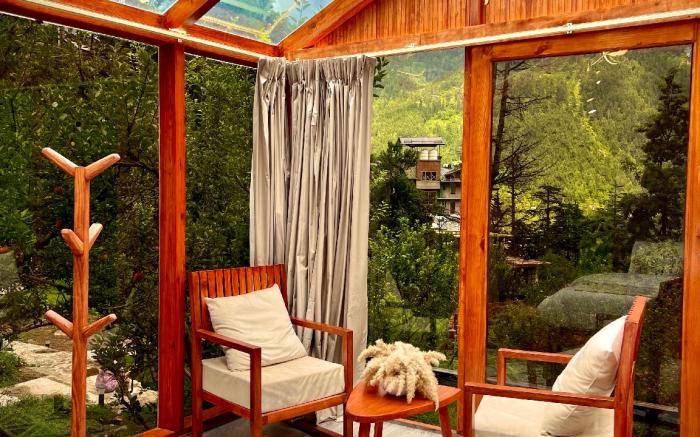 Glass Cabins by Urban Monk