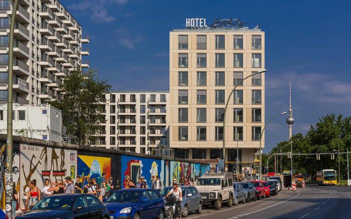 Schulz Hotel Berlin Wall at the East Side Gallery