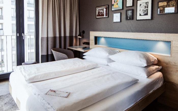 Schulz Hotel Berlin Wall at the East Side Gallery