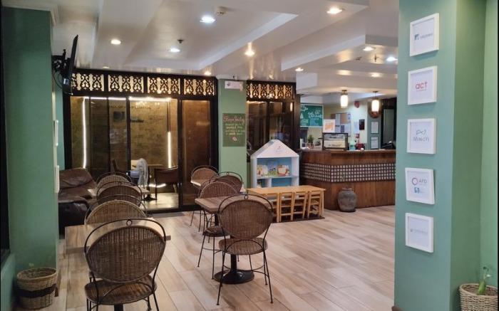Makabata Guesthouse & Cafe 