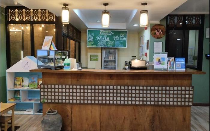 Makabata Guesthouse & Cafe 